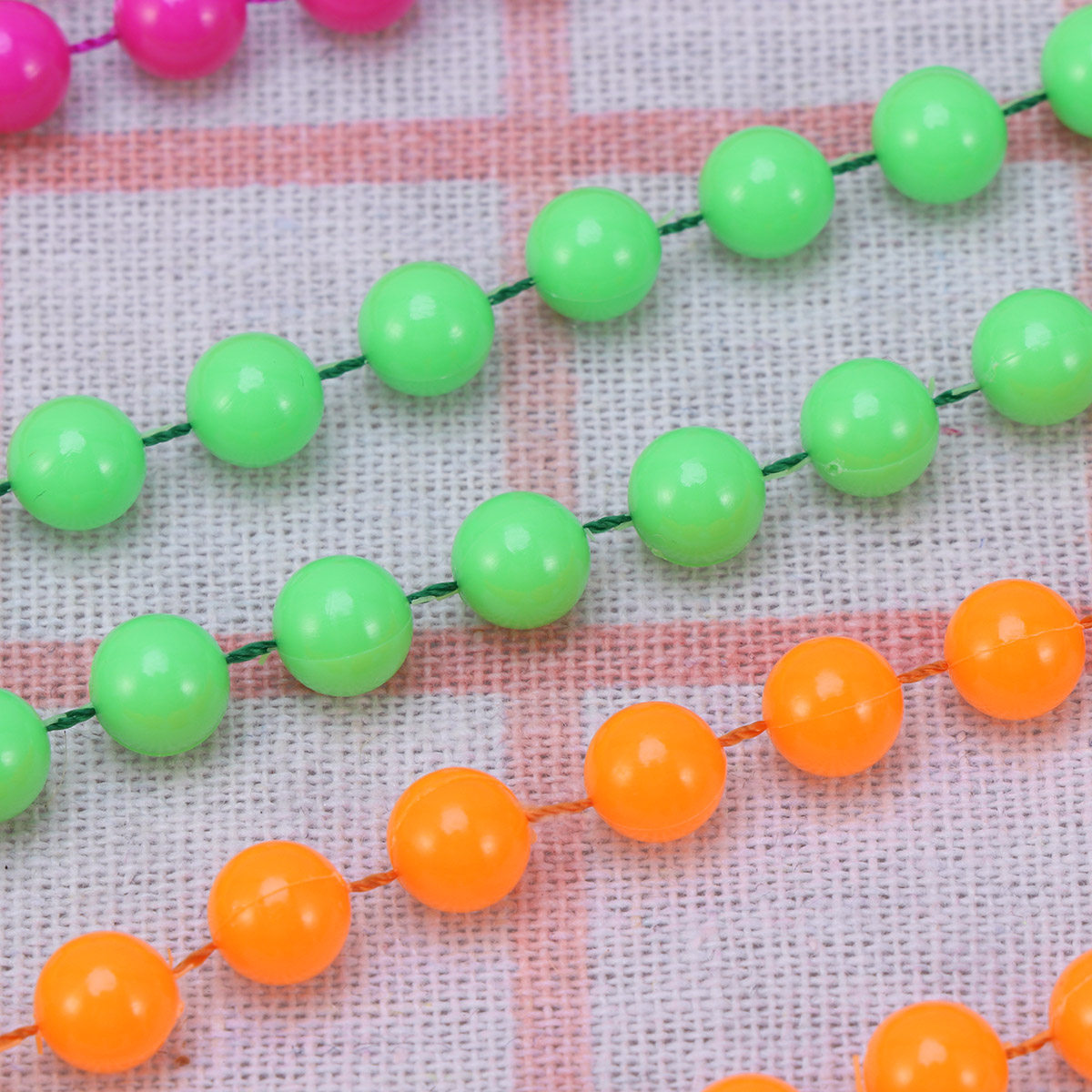 Women'S Fashion Of The 70S - 4-teilige Plastikperlenkette für Damen, bunte Neon-Kugelkette,