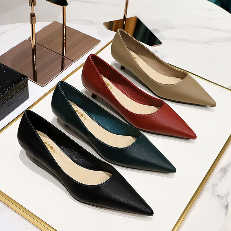 Xxl Women Fashion - Modische spitze Schuhe mit mittelhohem Absatz,