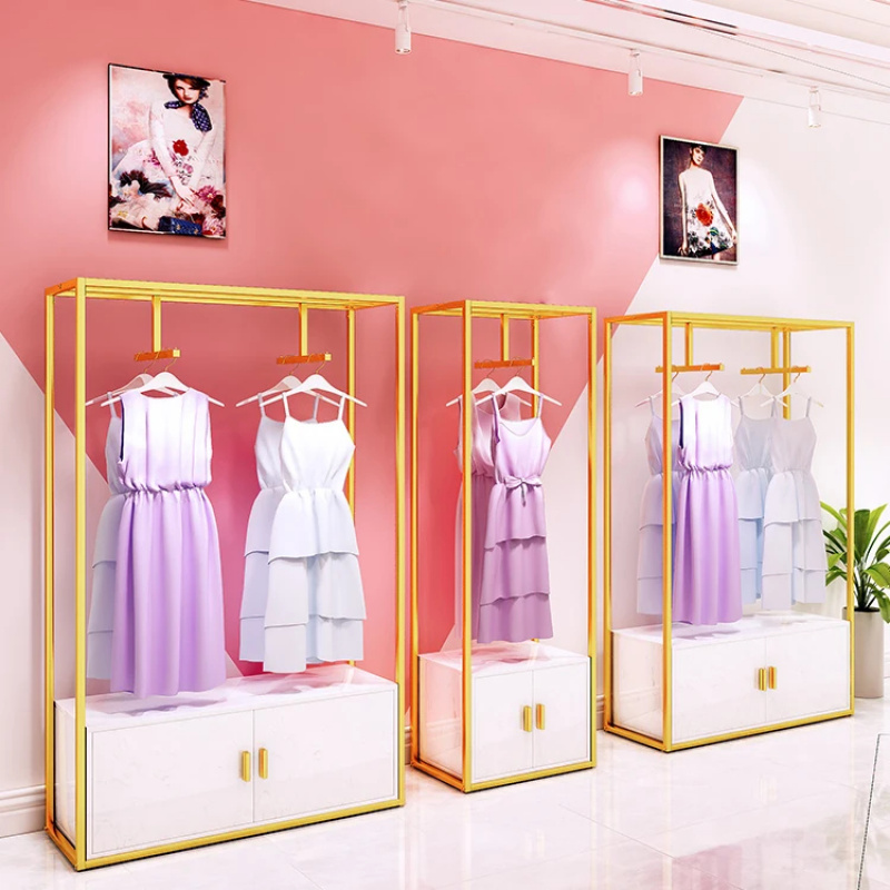Kleiderständer aus Metall für  – Women'S Fashion Boutique Bewertung und Preis